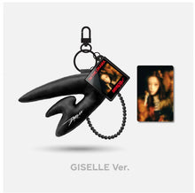 Load image into Gallery viewer, AESPA - [BLACK] DRAMA PHOTO KEYRING

